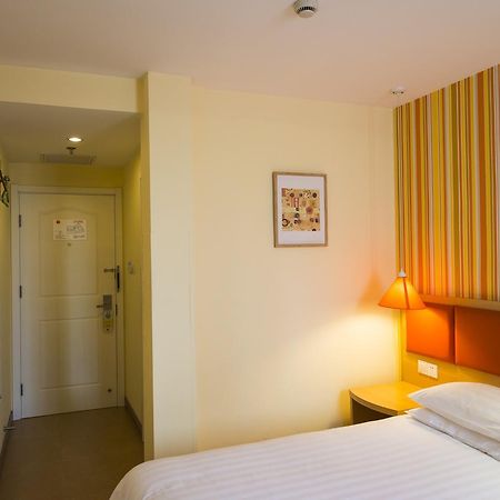 Home Inn Shanghai Daning International Guangzhong Road Circus City Exterior photo
