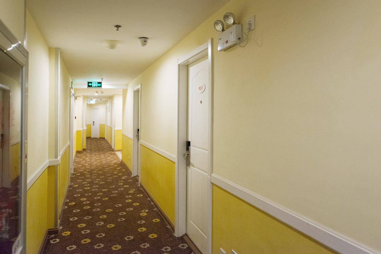 Home Inn Shanghai Daning International Guangzhong Road Circus City Exterior photo